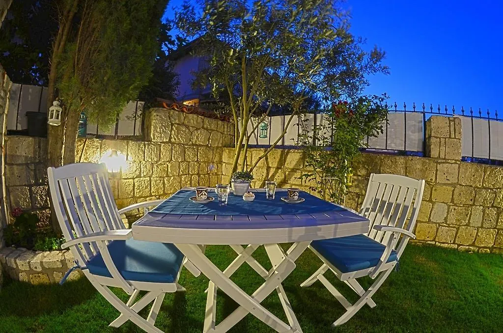 Masli̇Na Otel Izmir Hotel